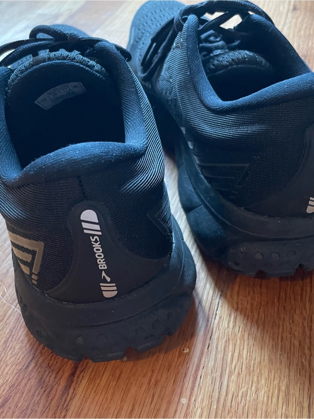 Brooks Men's Ghost Running Shoes 13 - Black Size 12 - Picture 3 of 6